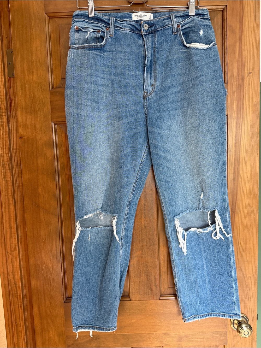 Abercrombie & Fitch Light Distressed Ankle Jeans
